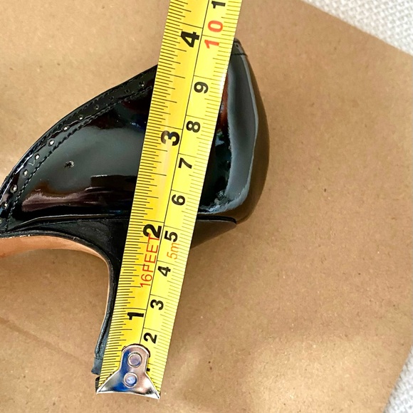 πΈ MANOLO BLAHNIK - Picture 7 of 13